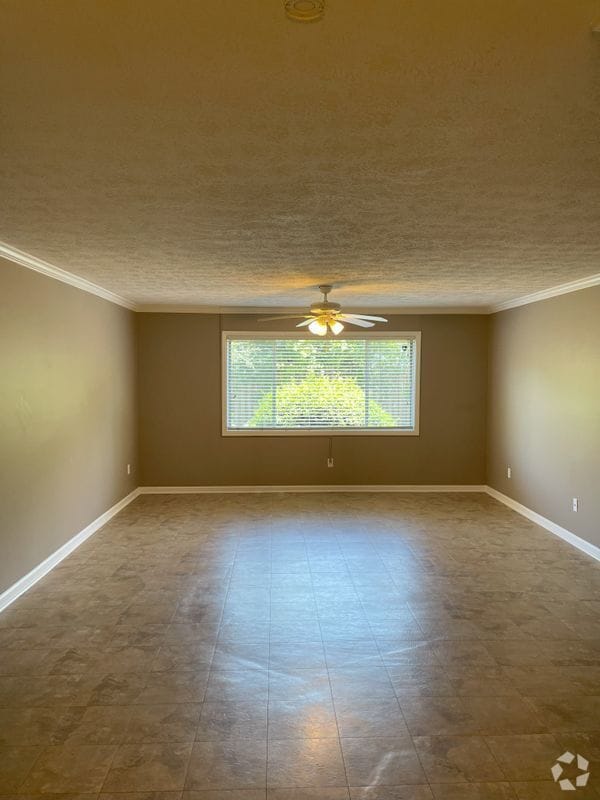 Building Photo - 115 Biscayne Dr NW