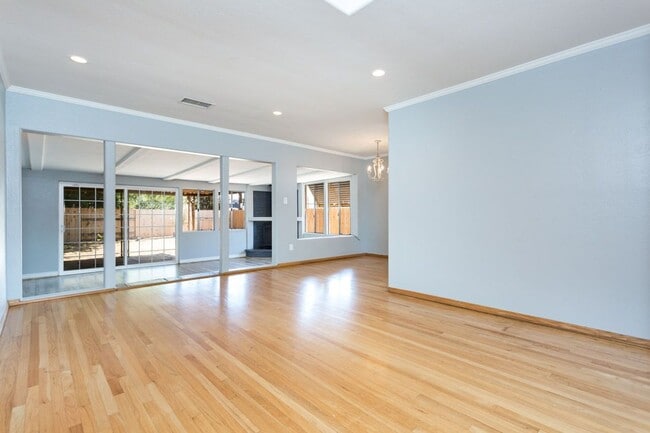 Foto del edificio - Upgraded Single Family Home in Allied Gardens!