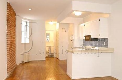 Primary Photo - 400 E 72nd St