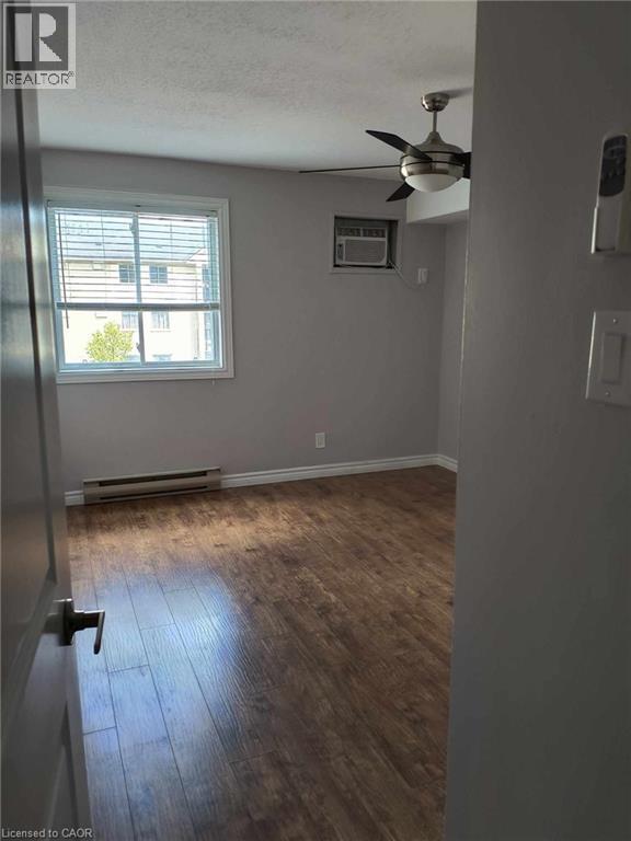 Building Photo - 735 Deveron Crescent