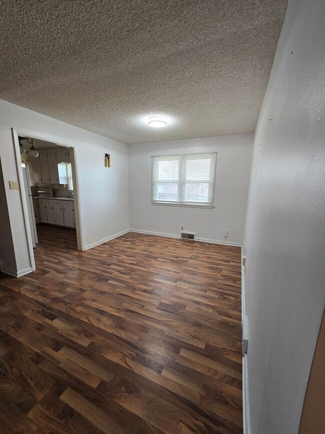 Foto del edificio - Eastside 4 BD w/garage