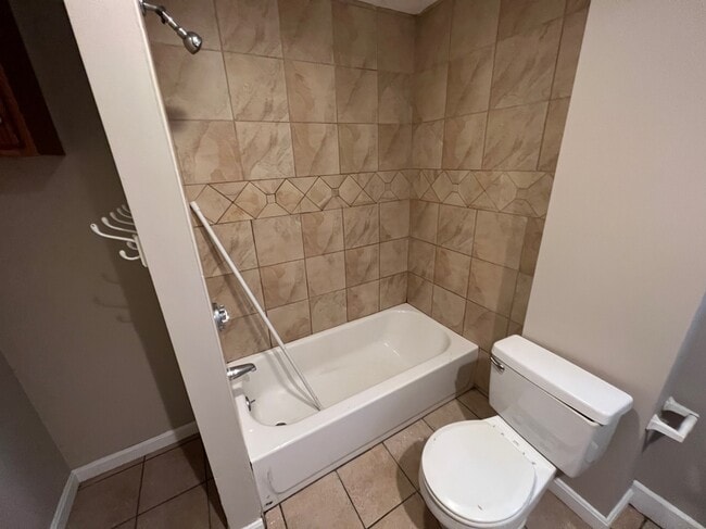 Building Photo - 68 Calumet St