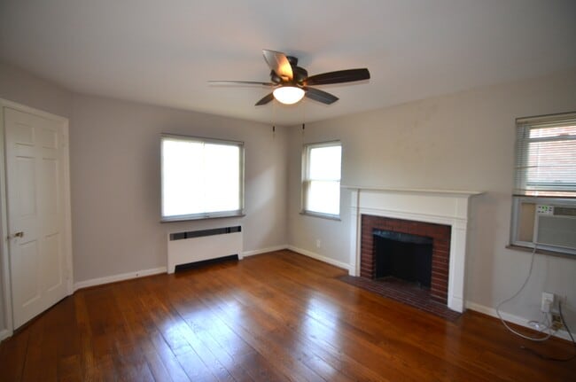 Building Photo - 5840 Ridge Ave
