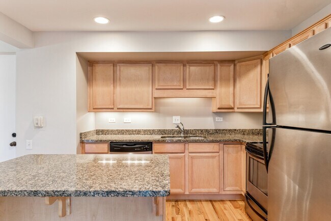 Foto del edificio - 600 W Russell St