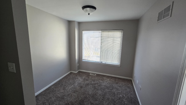 Building Photo - 2705 Canyon Dr