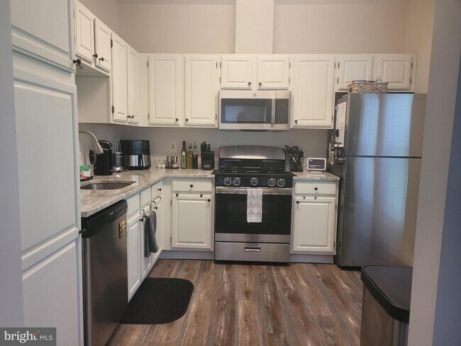 Building Photo - 5003 Triplett Rd