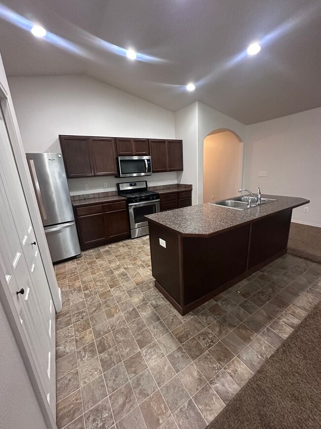 Foto del edificio - 3 bed 2 bath Rancher in Montrose a welcomi...