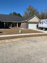 Building Photo - 3652 Beacon Dr