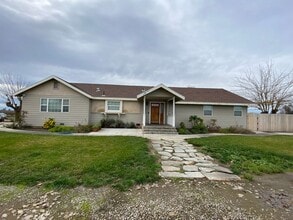 Building Photo - 18019 Grandville Rd
