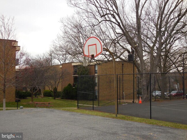 Building Photo - 2112 Bonnywood Ln