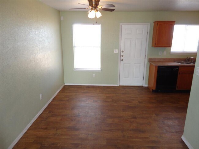 Foto del edificio - 4025 Tierra Vianey Dr