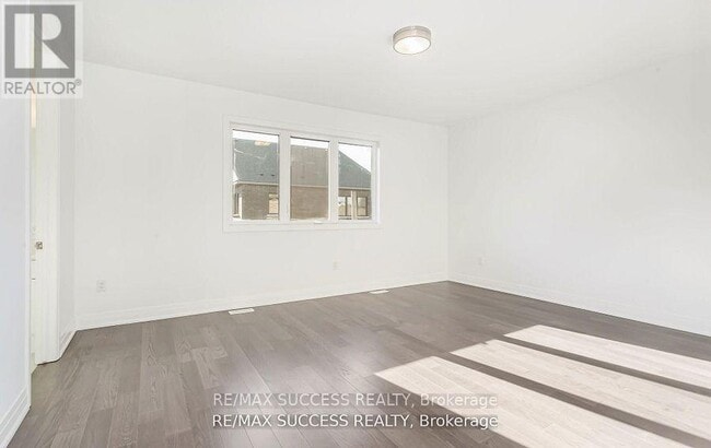 Building Photo - 3130 TRAVERTINE Dr