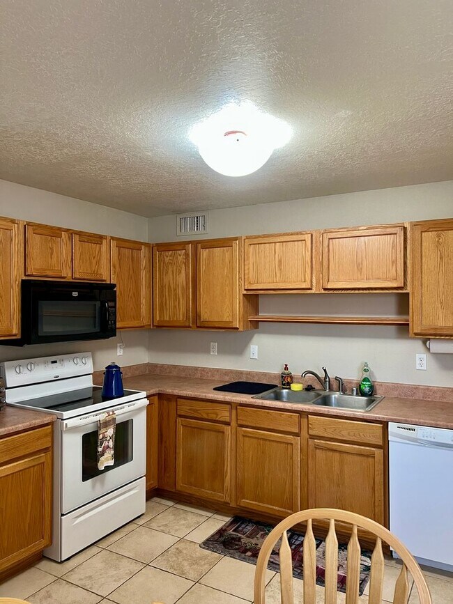 Foto del edificio - 5753 Pinon Altos Rd NW