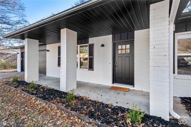 Foto del edificio - 2806 W Highland Dr