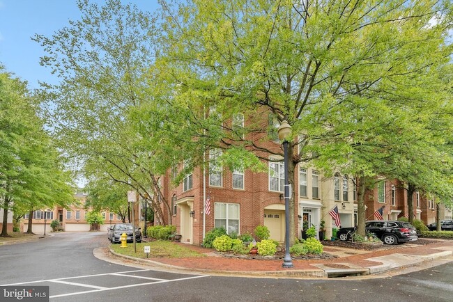 Building Photo - 5014 Gardner Dr