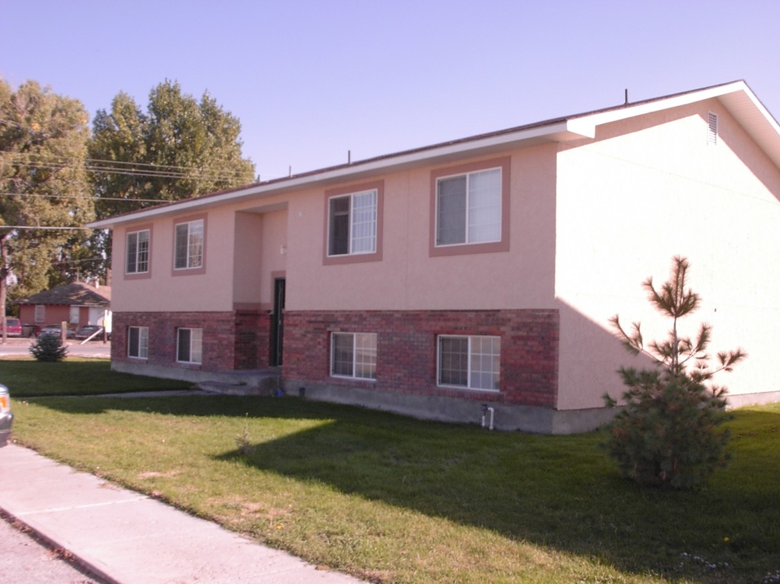 Primary Photo - Carrol Court