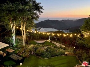 Building Photo - 2977 Seabreeze Dr