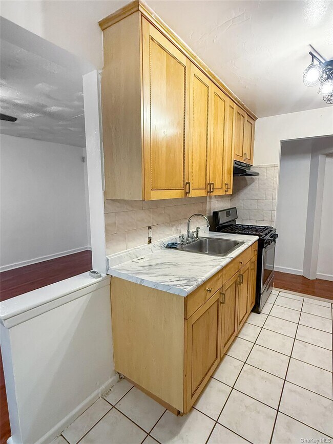 Foto del edificio - 1043 E 57th St