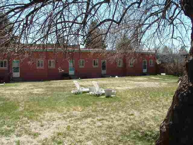 Building Photo - 122 E 1st St