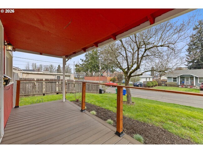 Building Photo - 4805 NE 110th Ave