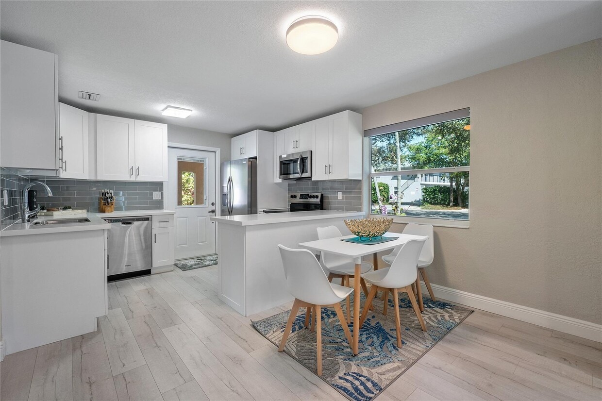 Primary Photo - 1634 NE 3rd Ave