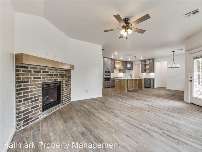 Building Photo - 3 br, 2 bath House - 1460 Deer Ridge Run