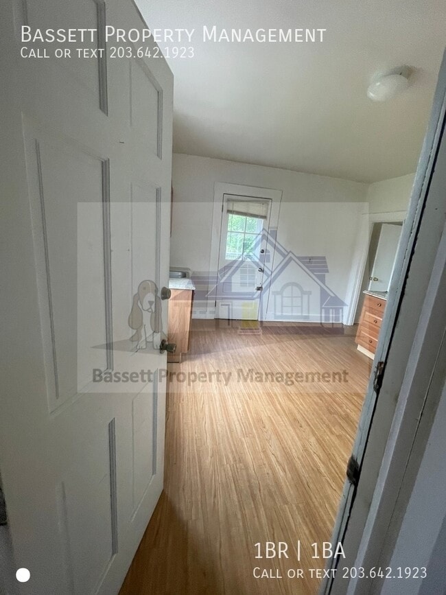 Building Photo - 115 Hubbard Pl