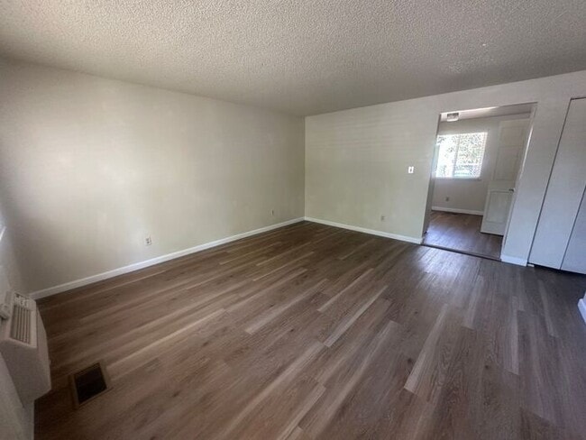 Building Photo - 1395 Carville Dr