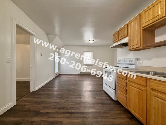 Building Photo - 3113 S Harrison St