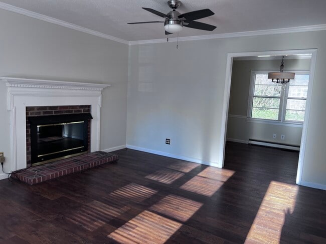 Building Photo - 7400 Barberry Ct