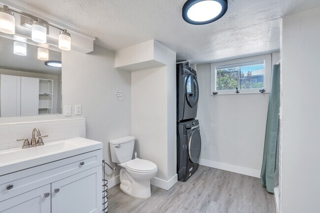 Bathroom/Laundry room - 84 W Wasatch St