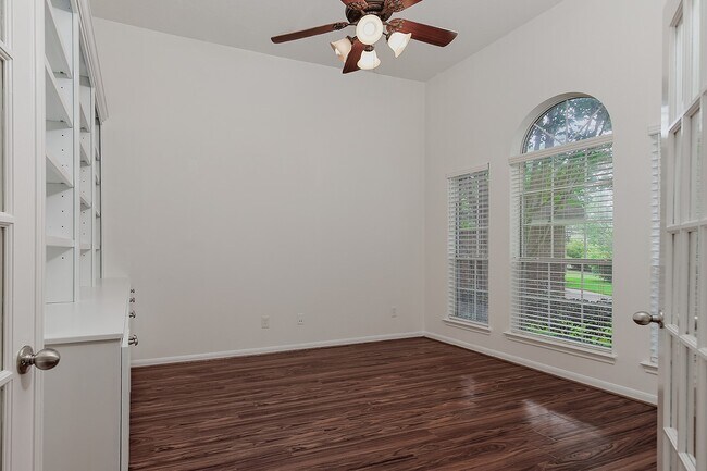 Building Photo - 115 Regan Mead Ct