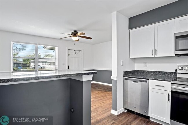 Foto del edificio - 101 NE 35th St