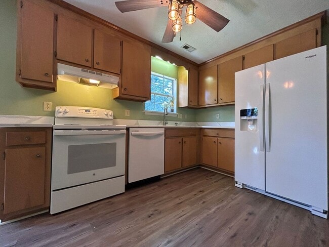 Foto del edificio - Charming 3-Bedroom Home in Newport News! "ASK ABOUT OUR ZERO DEPOSIT"