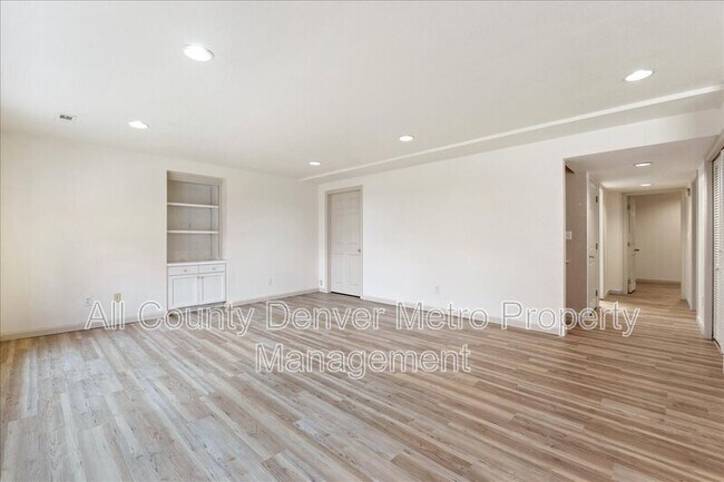 Building Photo - 10010 Irving St