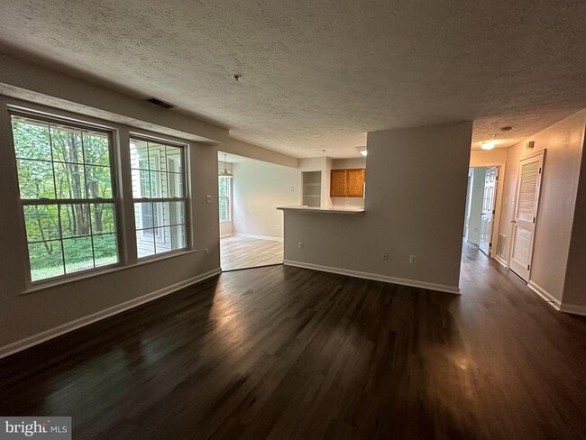 Building Photo - 25905 Ridge Manor Dr