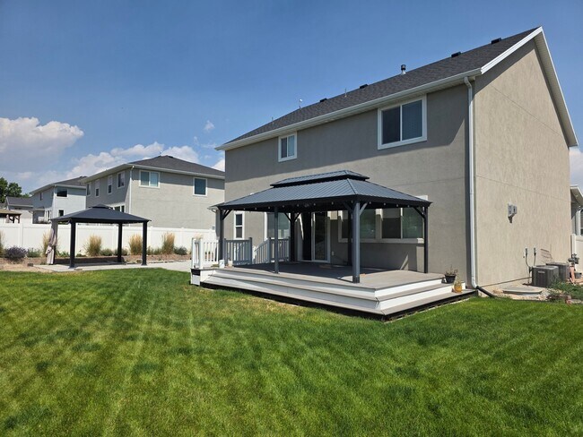 Building Photo - 73 W Hillside Dr
