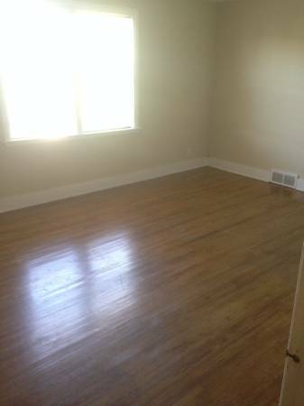 Primary Photo - 235 Baynes St