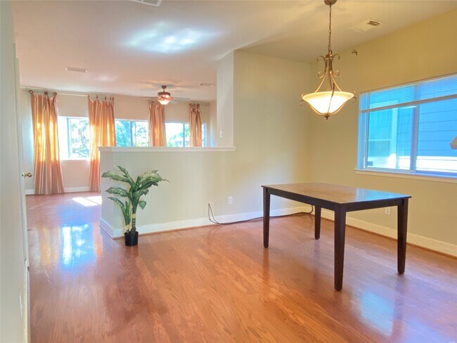 Building Photo - 5843 Sonoma Ridge