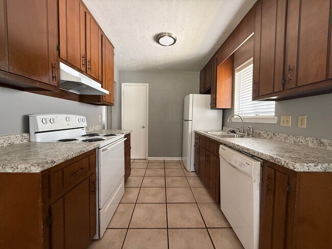 Foto del edificio - Upstairs unit ON THE GOLF COURSE!!!