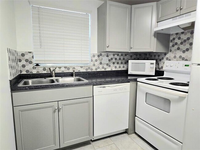 Foto del edificio - 6503 Winfield Blvd