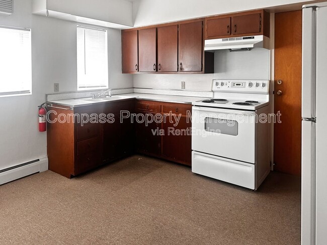 Building Photo - 2847 S Burdick St