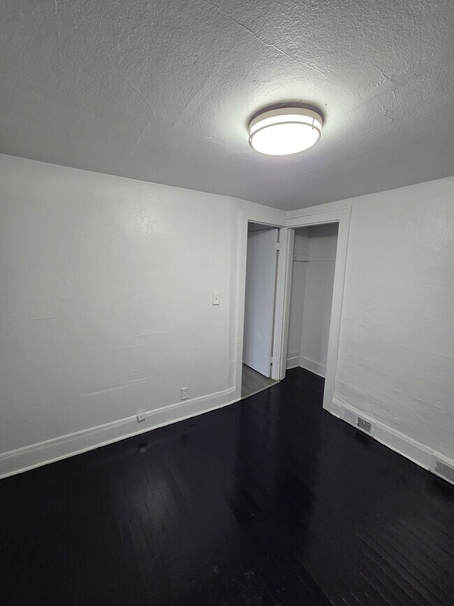 Building Photo - 5530 N 41st St