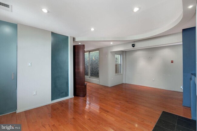 Foto del edificio - 721 D St NE