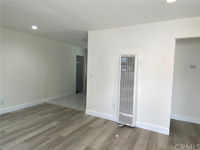 Building Photo - 122 S Cherry St