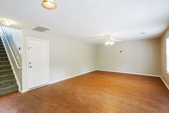 Foto del edificio - 2741 Sutherland Dr