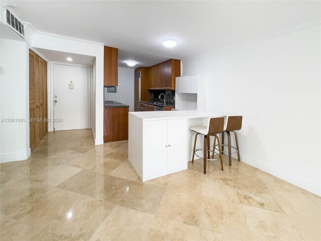 Foto del edificio - 1670 Bay Rd
