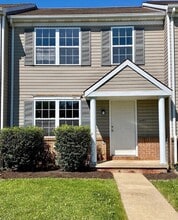 Building Photo - 6605 Hollow Dr
