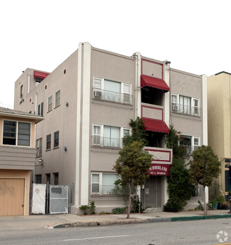 Primary Photo - 959 E Broadway