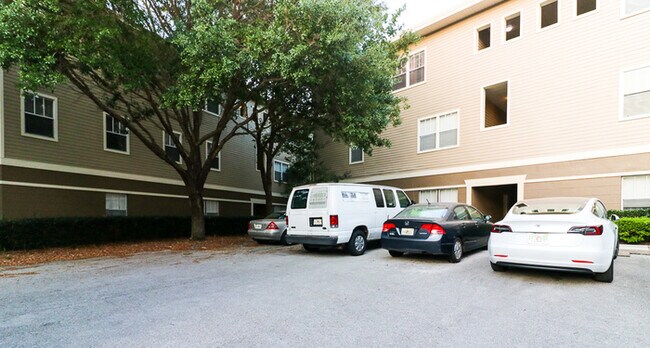 Building Photo - Beautiful 2/2 in the HP Village Center K-102